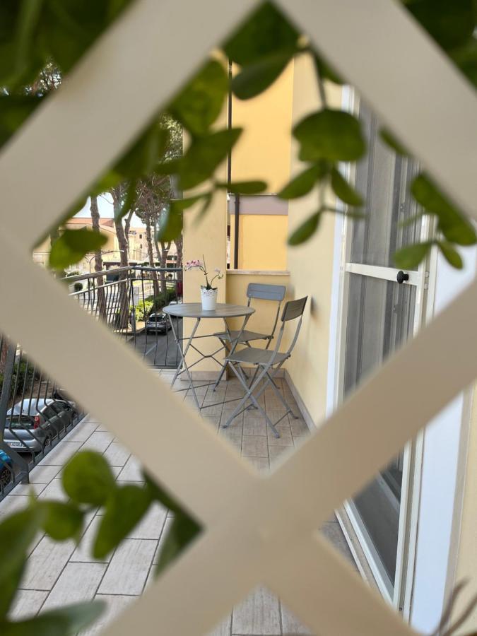Bed&Breakfast Del Viaggiatore Fondi Exterior foto